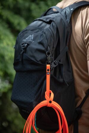 Uchwyt na linkę (w kolorze linki) - karabinek srebrny